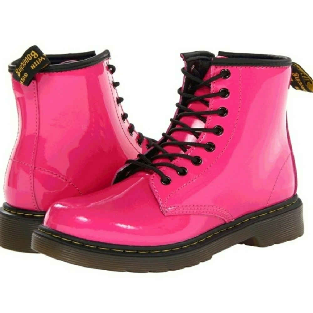 Dr.MARTENS hot pink!